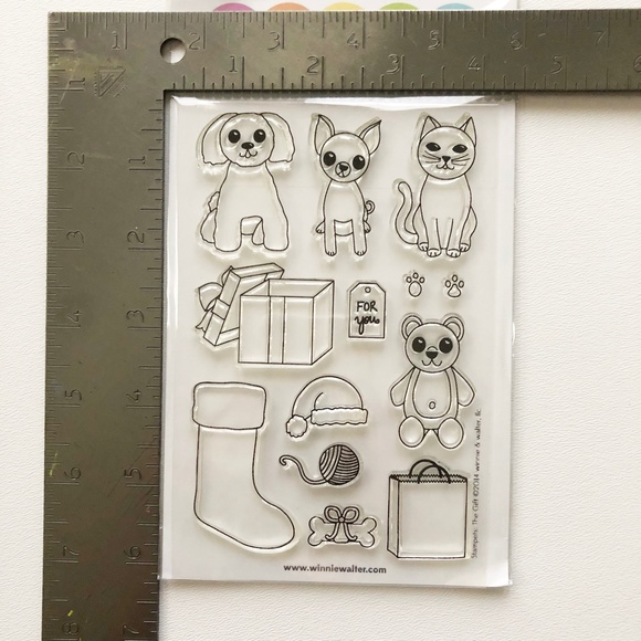 NIP Winnie & Walter Clear Rubber Stamps WW029 "The Gift" From 2014 - Picture 3 of 3